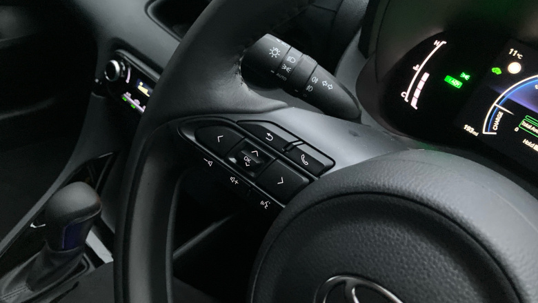 Toyota Yaris 1.5 Hybrid Design 5dr CVT Hybrid Hatchback